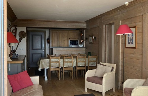 Val-d'Isere Apartment | Charming Ski-In/Ski-Out Apt at Chatelard, Val d'Isère – Sleeps 6, Sunlit, with Parking