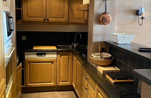 Val-d'Isere Apartment | Charming Ski-In/Ski-Out Apt at Chatelard, Val d'Isère – Sleeps 6, Sunlit, with Parking