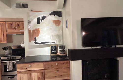 Snowmass Village Apartment | Charming slopeside condo with pool
