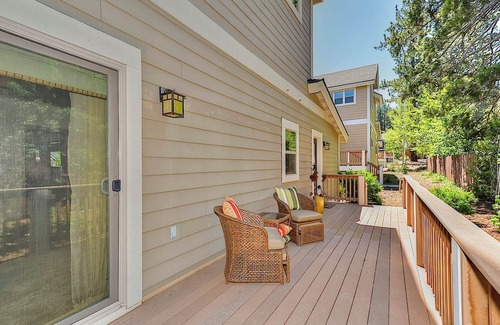 Truckee House | Charming, spacious retreat nestled in Winter Creek, close to Truckee’s best!