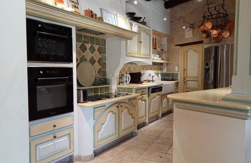 Montfrin House | Charming stone
