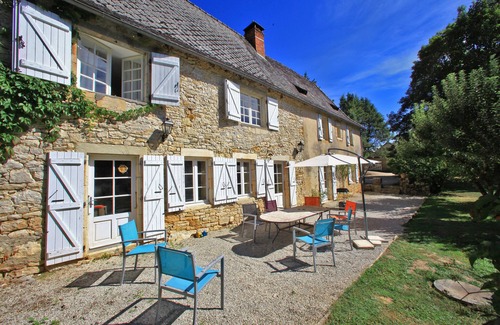 Coly House | Charming Stone House between Sarlat and Montignac Lascaux IV
