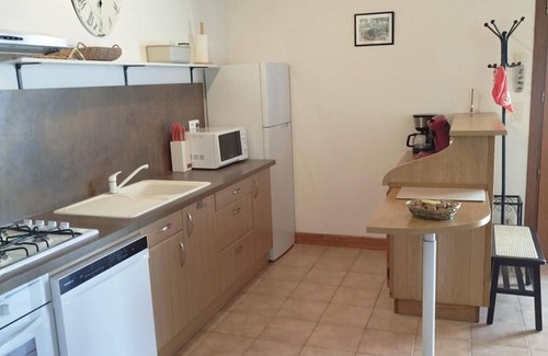 Proissans Cottage | Charming Stone House with Terrace, WiFi, Near Sarlat, Kid-Friendly, Secluded and Quiet