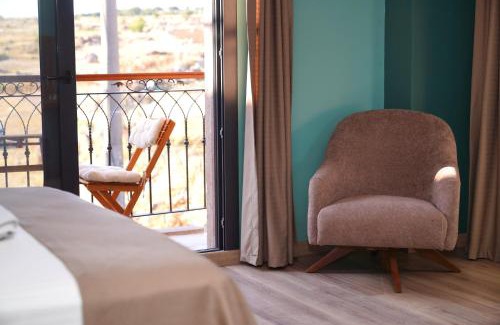 Ayvalik Bed & Breakfast | Charming Stone Studio with Balcony & Breakfast-8