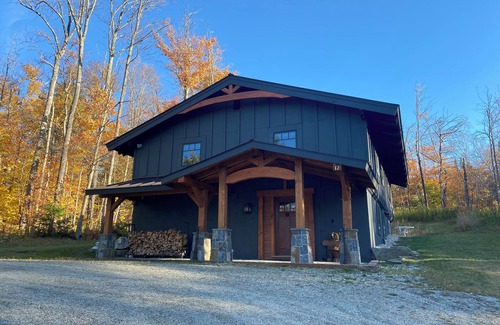 Stratton Mountain House | Charming Stratton ski house/chalet - mountain view & quick walk to slopes