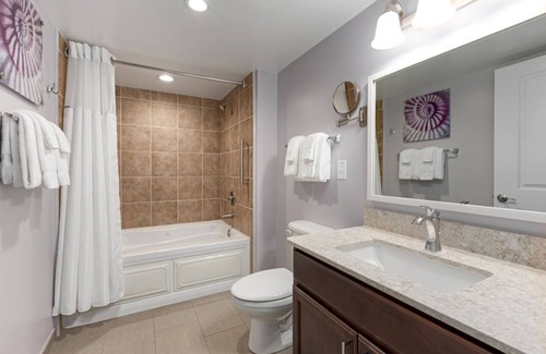 Ash Hotel | Charming Studio suite in the heart of Myrtle Beach.