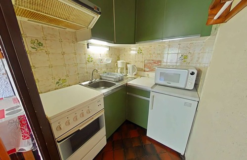 Le Chinaillon Apartment | Charming Studio at the Foot of the Slopes with Mountain View, Balcony & Parking