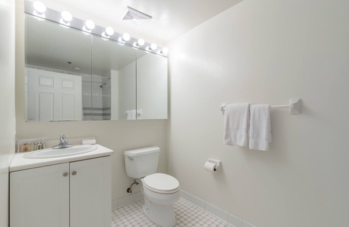 Downtown Jersey City Apartment | Charming Studio 20 Minutes to Midtown NYC