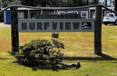 Ocean Shores Condo | Charming studio condo w/a full kitchenette walking distance to beach
