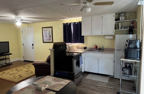 Disston Heights Apartment | Charming studio in beautiful St. Petersburg with AC