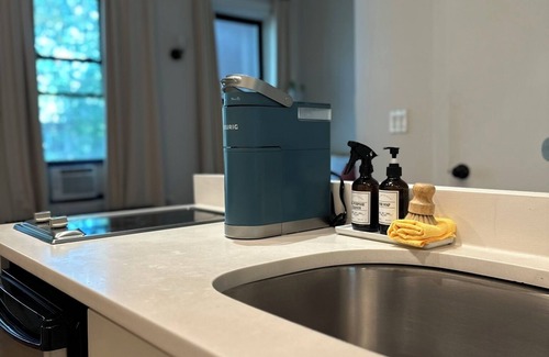 Bedford-Stuyvesant Apartment | Charming studio in a Brooklyn brownstone guesthouse!