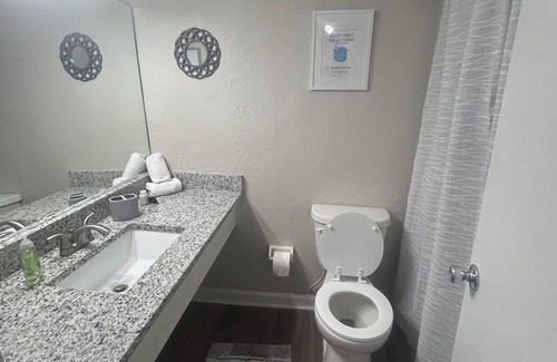 East Point Apartment | Charming studio in cool East Point with AC