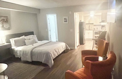 East Point Apartment | Charming studio in cool East Point with AC