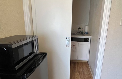 Napa Apartment | Charming studio in enchanting Napa walking distance to downtown