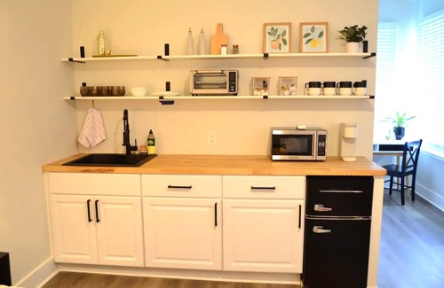 Spanish Town Historic District Apartment | Charming Studio in Spanish Town Baton Rouge