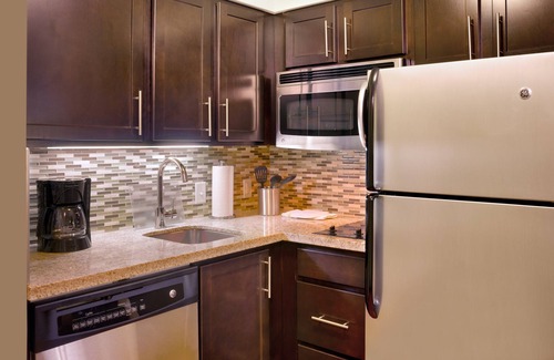 Midvale Apartment | Charming Studio Suite Near Jordan Landing! Heated Pool & Hot Tub. Free Breakfast Buffet.