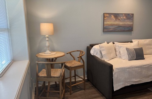 Port Aransas Condo | Charming Studio with Pool & Beach Access