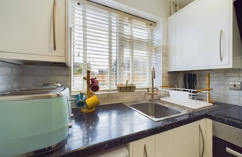 Chelmsford Apartment | Charming Studio with free parking in Chelmsford