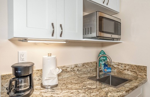 Kihei Apartment | Charming studio with AC and WiFi in pleasant Kihei