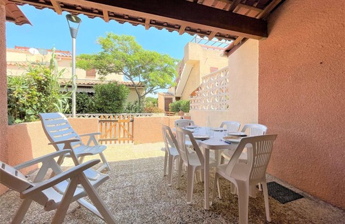 Les Ayguades Apartment | Charming Studio with Mezzanine, Pool & BBQ - Close to Beach in Gruissan