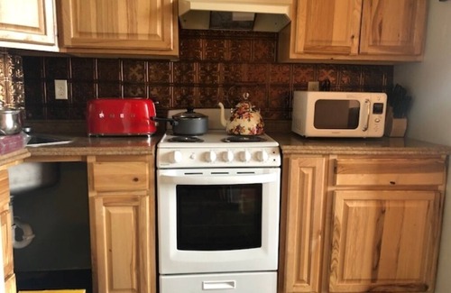 Silverton Apartment | Charming suite in the heart of Silverton