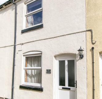 Forsbrook House | Charming terraced cottage close to Alton Towers