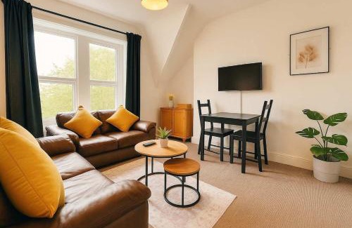 Grangetown Apartment | Charming Top Floor Cardiff Gem