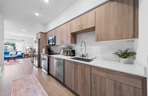 Bankers Hill Apartment | Charming Top Floor Gem City Ocean Views in fabulous Bankers Hill, San Diego