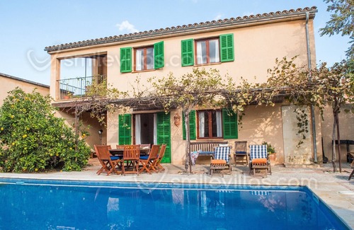 Petra House | Charming town house for12. Ideal for groups, enabled for yoga & meditation.