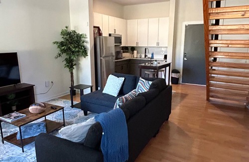 First Ward House | Charming Townhome with WiFi, full kitchen, W&D, in Uptown Charlotte