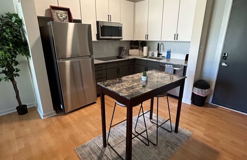 First Ward House | Charming Townhome with WiFi, full kitchen, W&D, in Uptown Charlotte