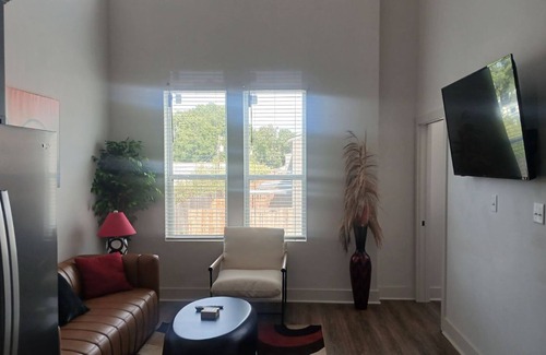 Lafayette House | Charming townhome with WiFi and King Bed in brilliant Lafayette