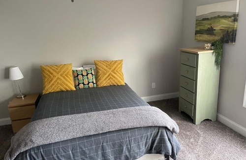 Columbia House | Charming Townhouse- Columbia SC Close to Downtown