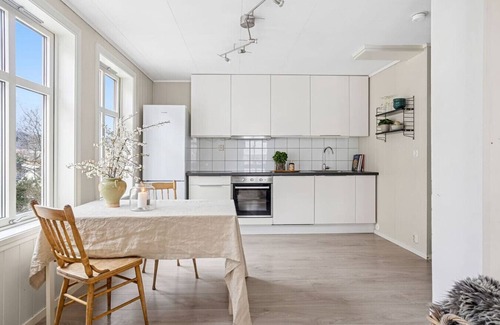 Bergen City Centre Apartment | Charming Townhouse - Walk Everywhere!