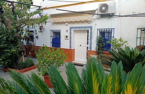 Triana Apartment | Charming, typical and picturesque neighborhood courtyard, TRIANA