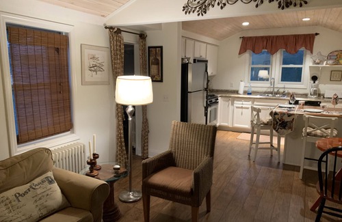 East Hampton North Cottage | Charming updated Cottage walk to everything!