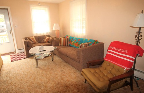 Villas House | Charming vacation rental is nestled just a few blocks away from the Delaware Bay.