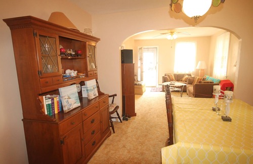 Villas House | Charming vacation rental is nestled just a few blocks away from the Delaware Bay.