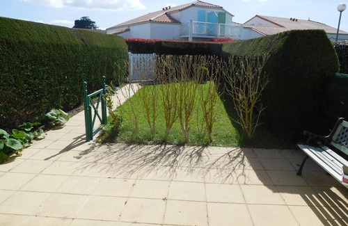 La Faute-sur-Mer House | Charming Vendean Maisonette with Private Pool, Near Beach and Shops
