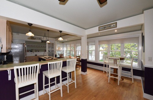 Ocean Park House | Charming Victorian beach house 5 bedrooms. 50 steps to the beach