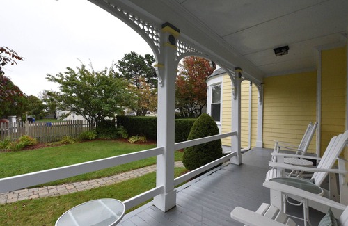 Ocean Park House | Charming Victorian beach house 5 bedrooms. 50 steps to the beach