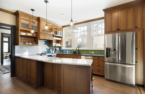 West Side House | Charming Victorian 5-bedroom house -fully updated- in marvelous Saint Paul