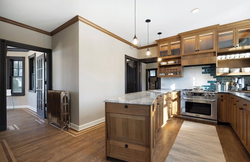 West Side House | Charming Victorian 5-bedroom house -fully updated- in marvelous Saint Paul