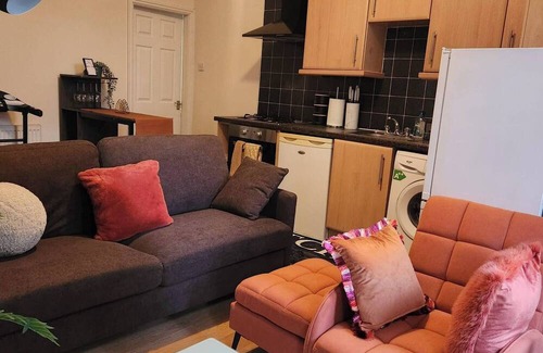 Wolverhampton Apartment | Charming Victorian Apartment in Central Wolverhampton
