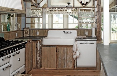 Beach Haven House | Charming Victorian Sunday-Sunday Rental