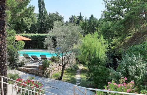 Pierrevert House | Charming villa in Provence