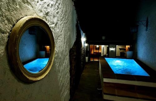 Santa Elena Villa | Charming villa in Santa Elena with private poolEL