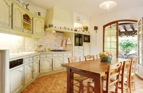 Cavaillon House | CHARMING VILLA IN THE COUNTRYSIDE