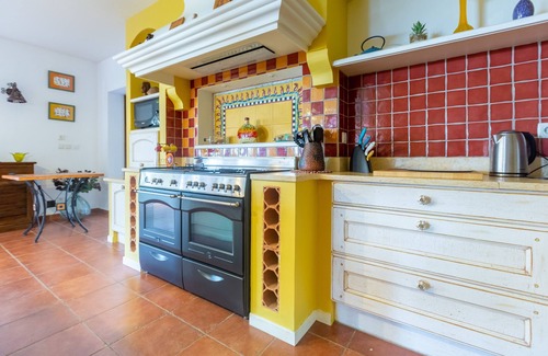 Castin Villa | Charming villa, swimming pool, superb view of the Pyrenees and the Gers countryside