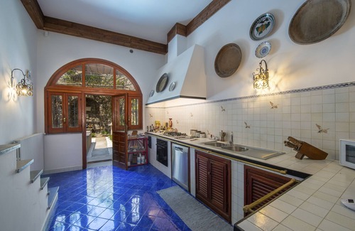 Liparlati Villa | Charming villa the two sisters